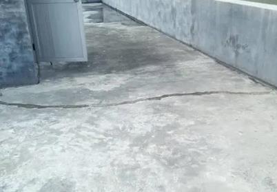 大宁楼顶漏水维修公司分享下如何解决卫生间隐蔽部位漏水的问题?